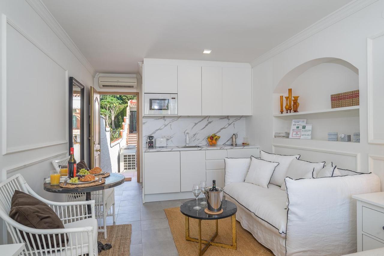 Bianca Chic Studio - Carihuela Beach At 300M Torremolinos Exterior photo